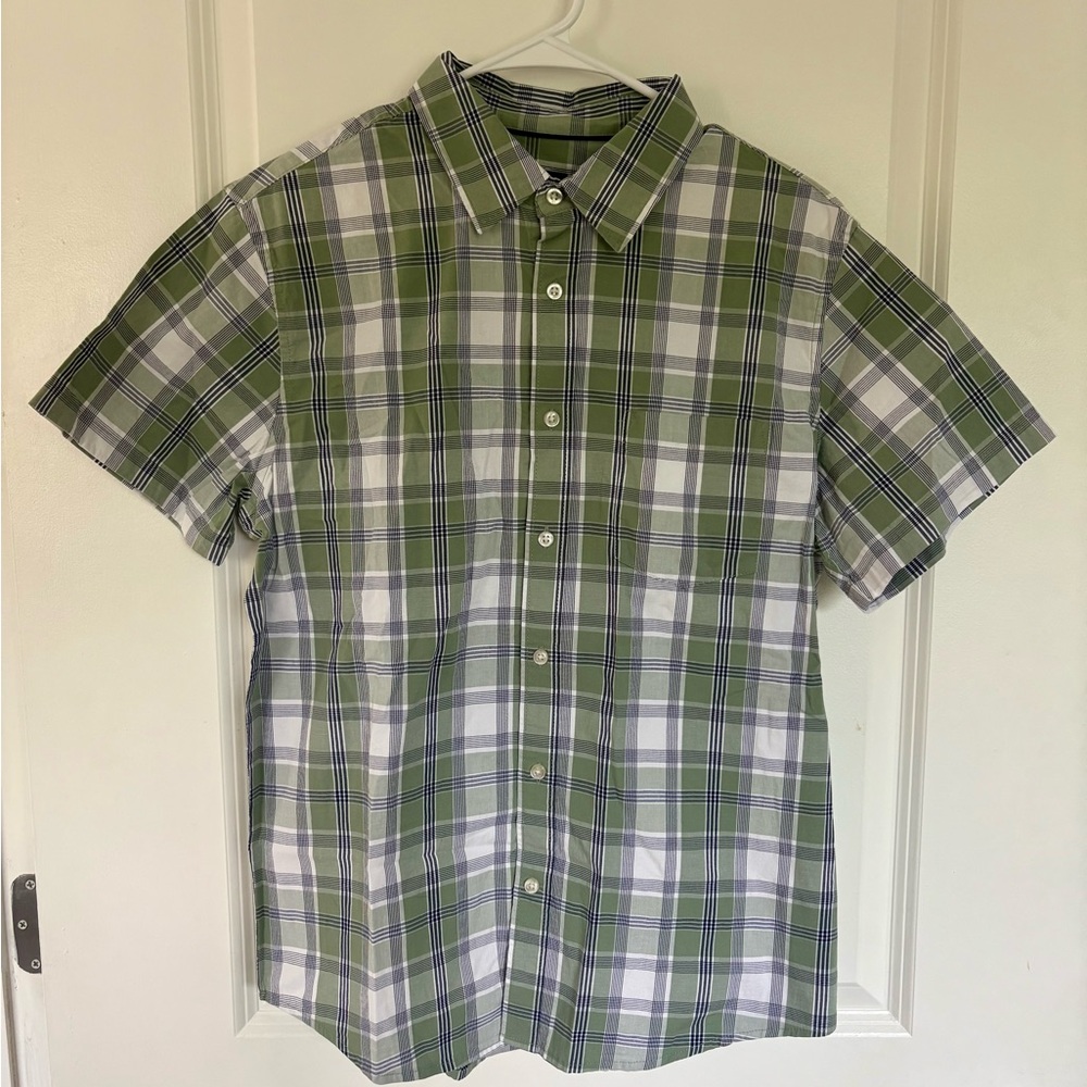 GAP Men’s Green & White Plaid Short Sleeve Button Down Shirt – Casual Fit